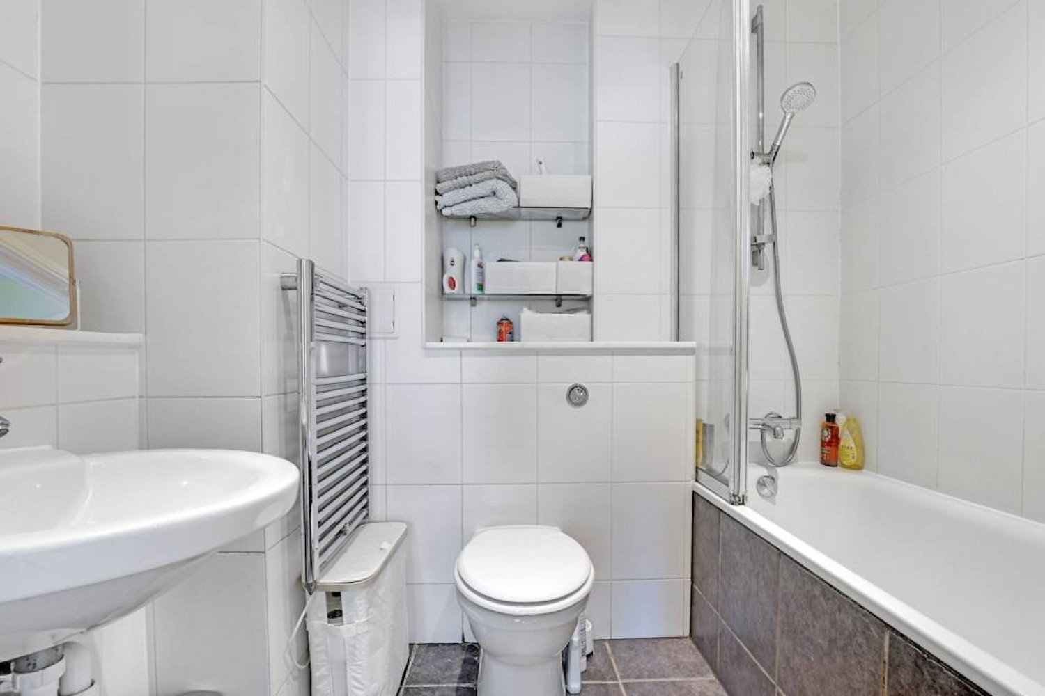 1 bedroom Flat for Sale Peckham Grove, London