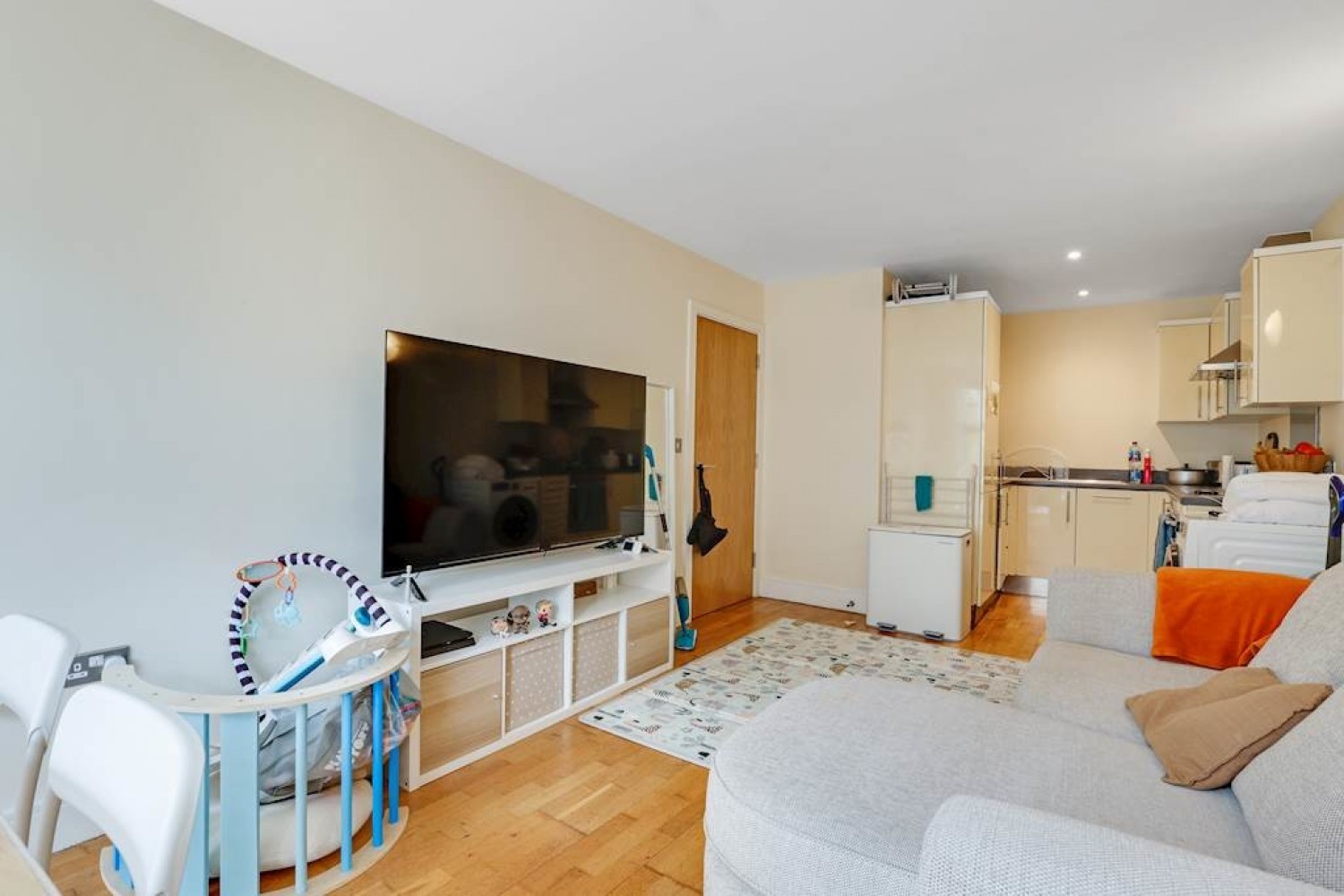 1 bedroom Flat for Sale Peckham Grove, London