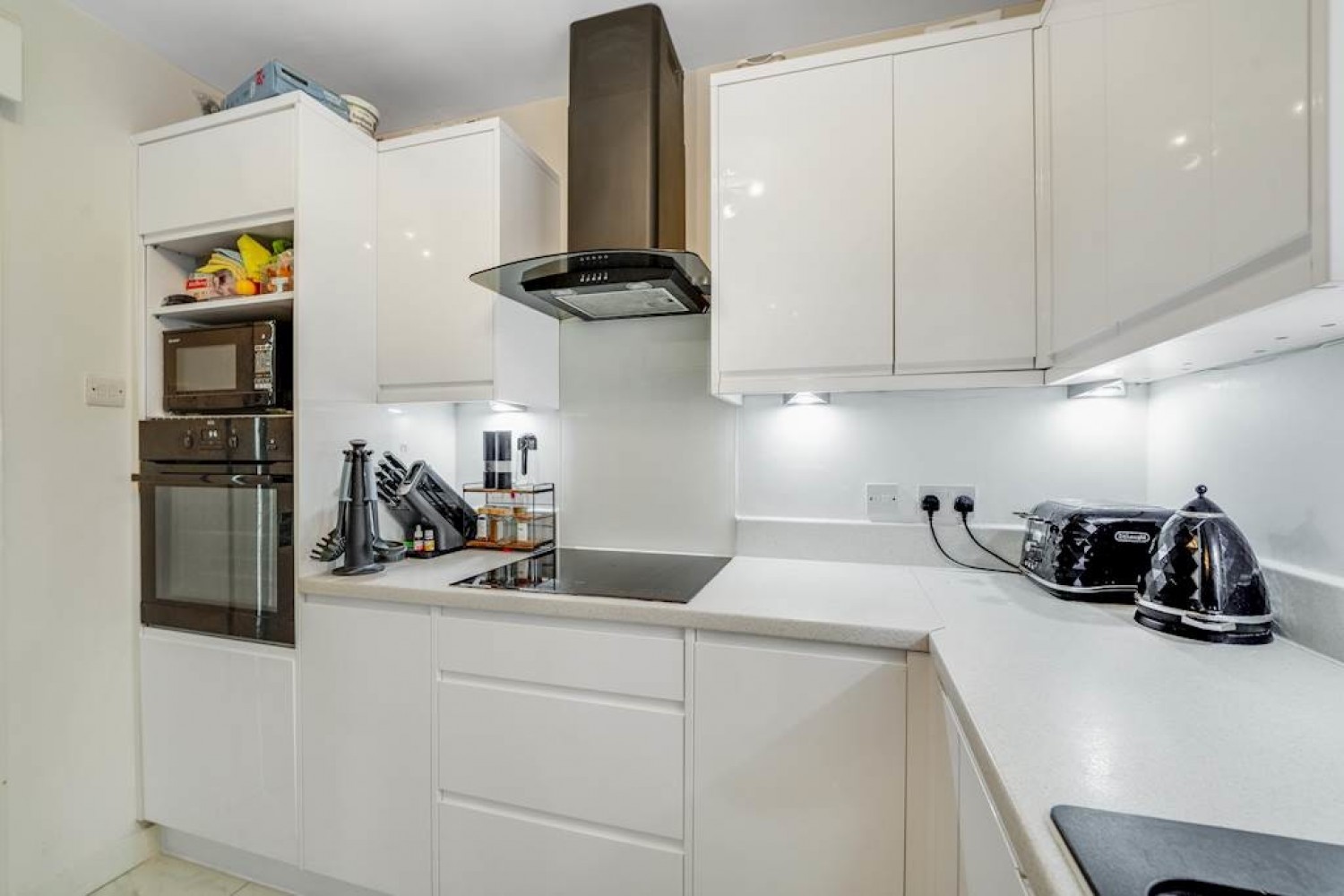 2 bedroom Flat for Sale Manorgate Road, Kingston Upon Thames