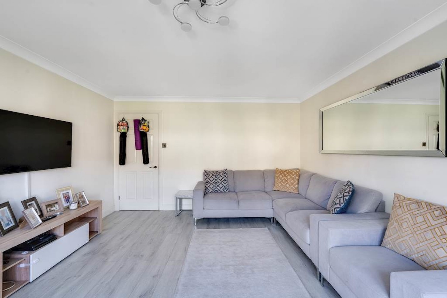 2 bedroom Flat for Sale Manorgate Road, Kingston Upon Thames