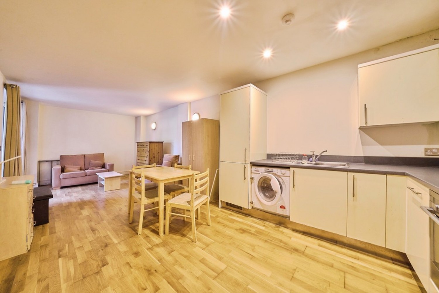 1 bedroom Flat for Sale Peckham Grove, London