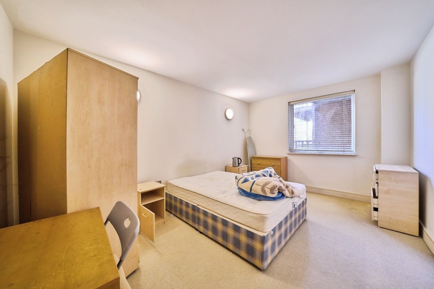 1 bedroom Flat for Sale Peckham Grove, London