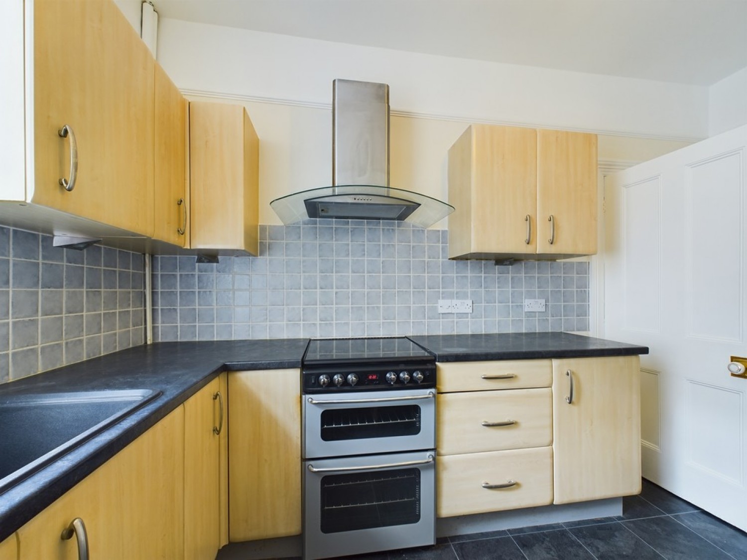 2 bedroom House in Alvington Street, Cattedown