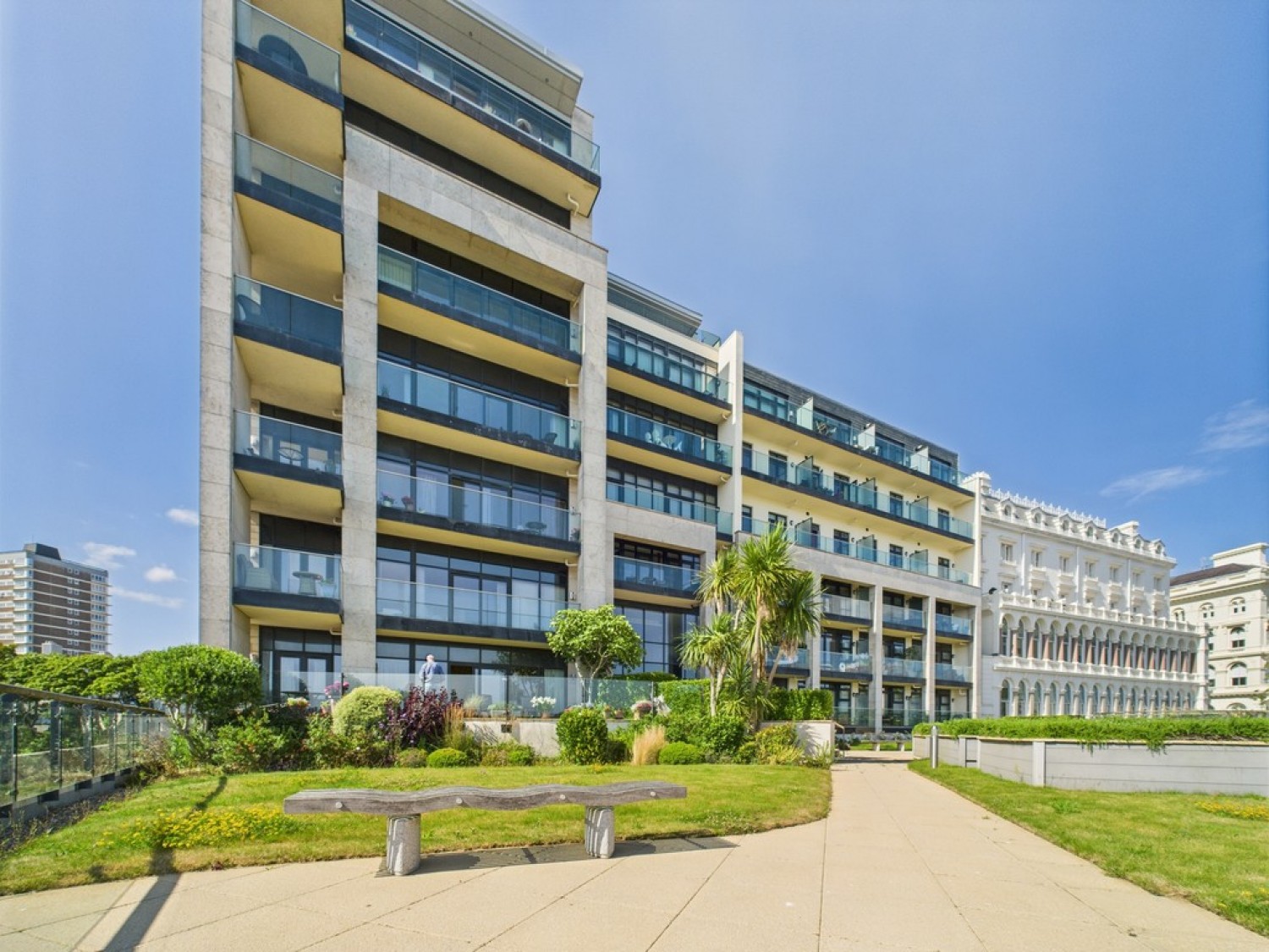 2 bedroom Flat for Letting Grand Hotel Road, The Hoe