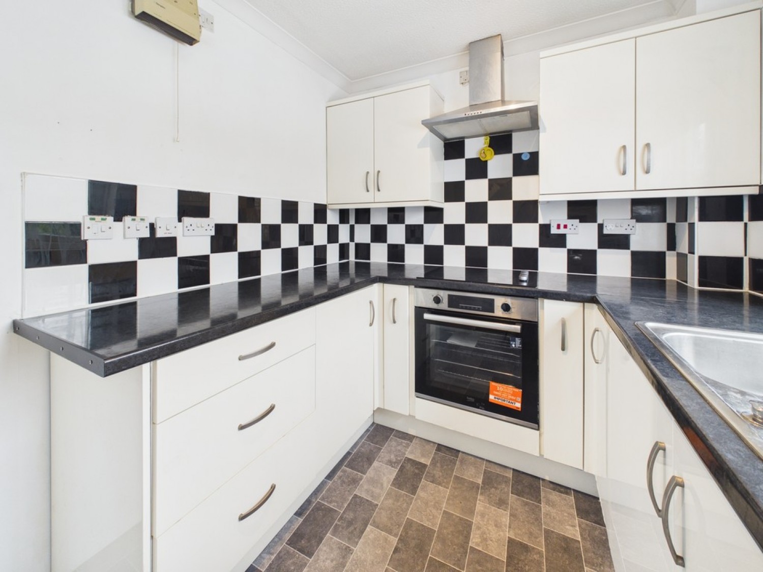 2 bedroom Flat for Letting Crabtree Close, Marsh Mills, Plymouth