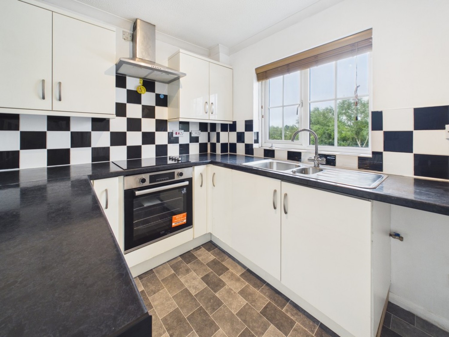 2 bedroom Flat for Letting Crabtree Close, Marsh Mills, Plymouth