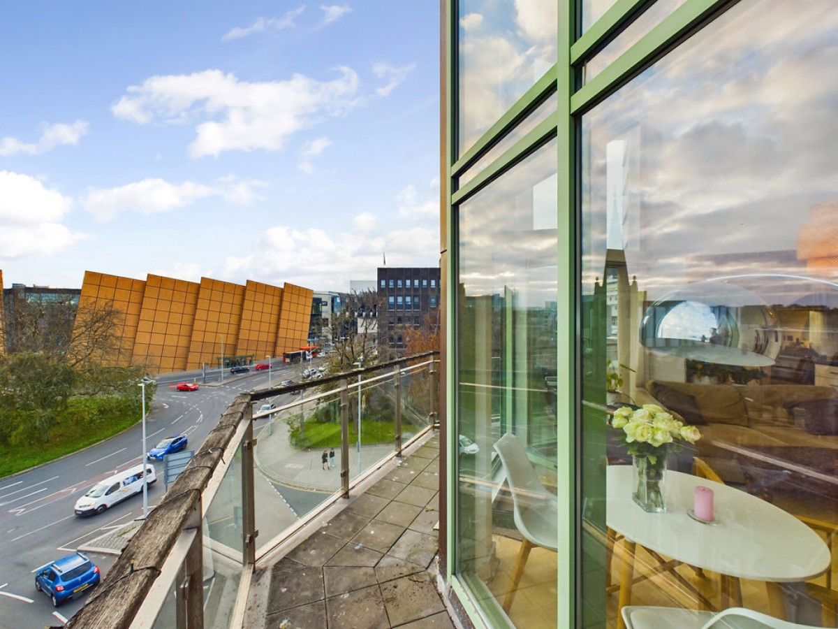 Ebrington Street, City Centre