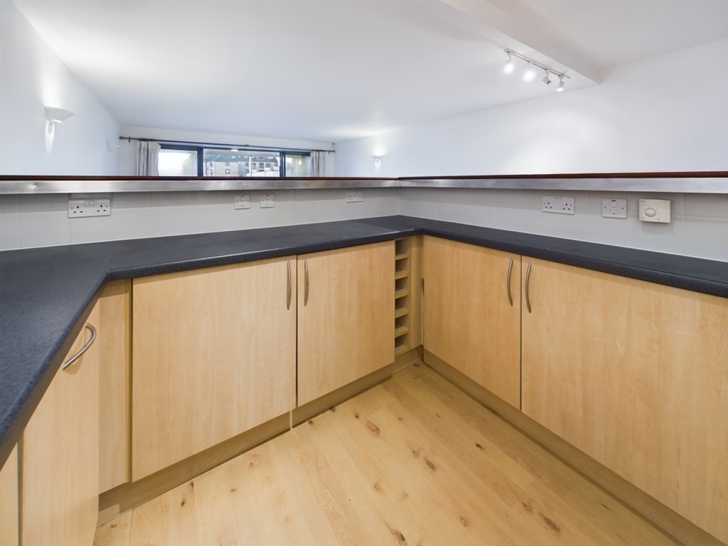 2 bedroom Flat for Letting Discovery Wharf, Sutton Harbour