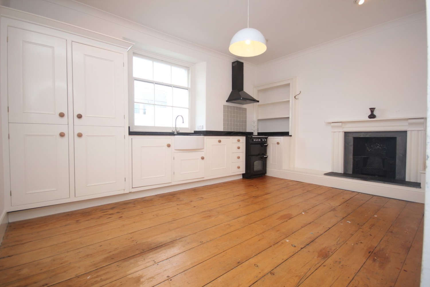 2 bedroom Flat for Letting The Esplanade, The Hoe