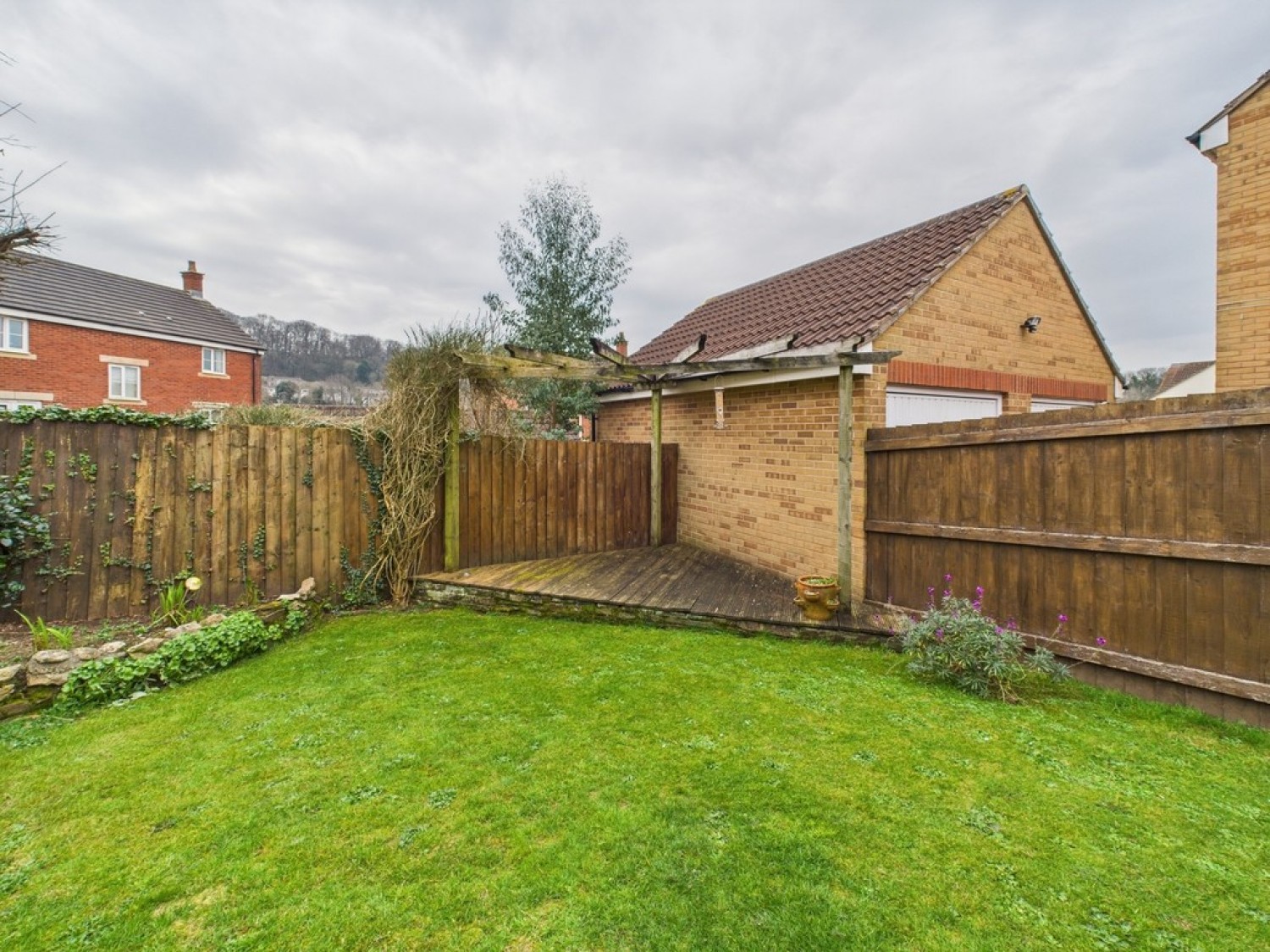 Mitchell Close, Raleigh Woods