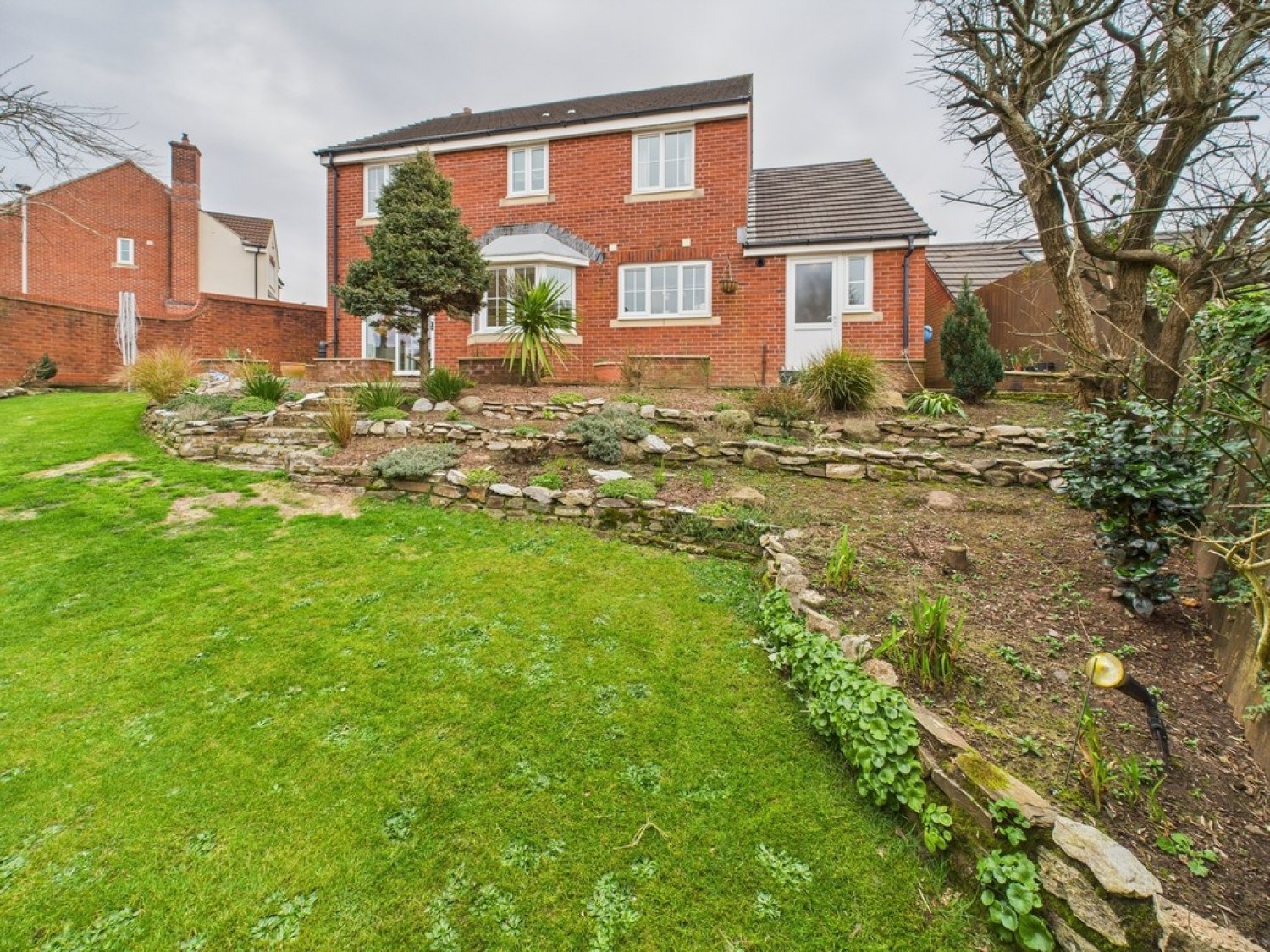 Mitchell Close, Raleigh Woods