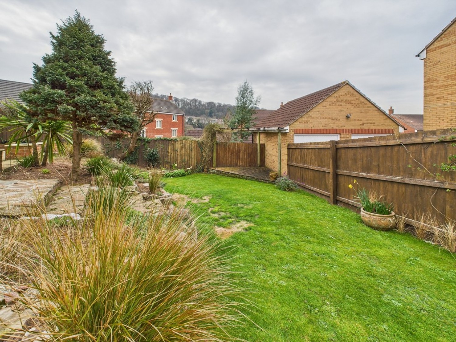 Mitchell Close, Raleigh Woods