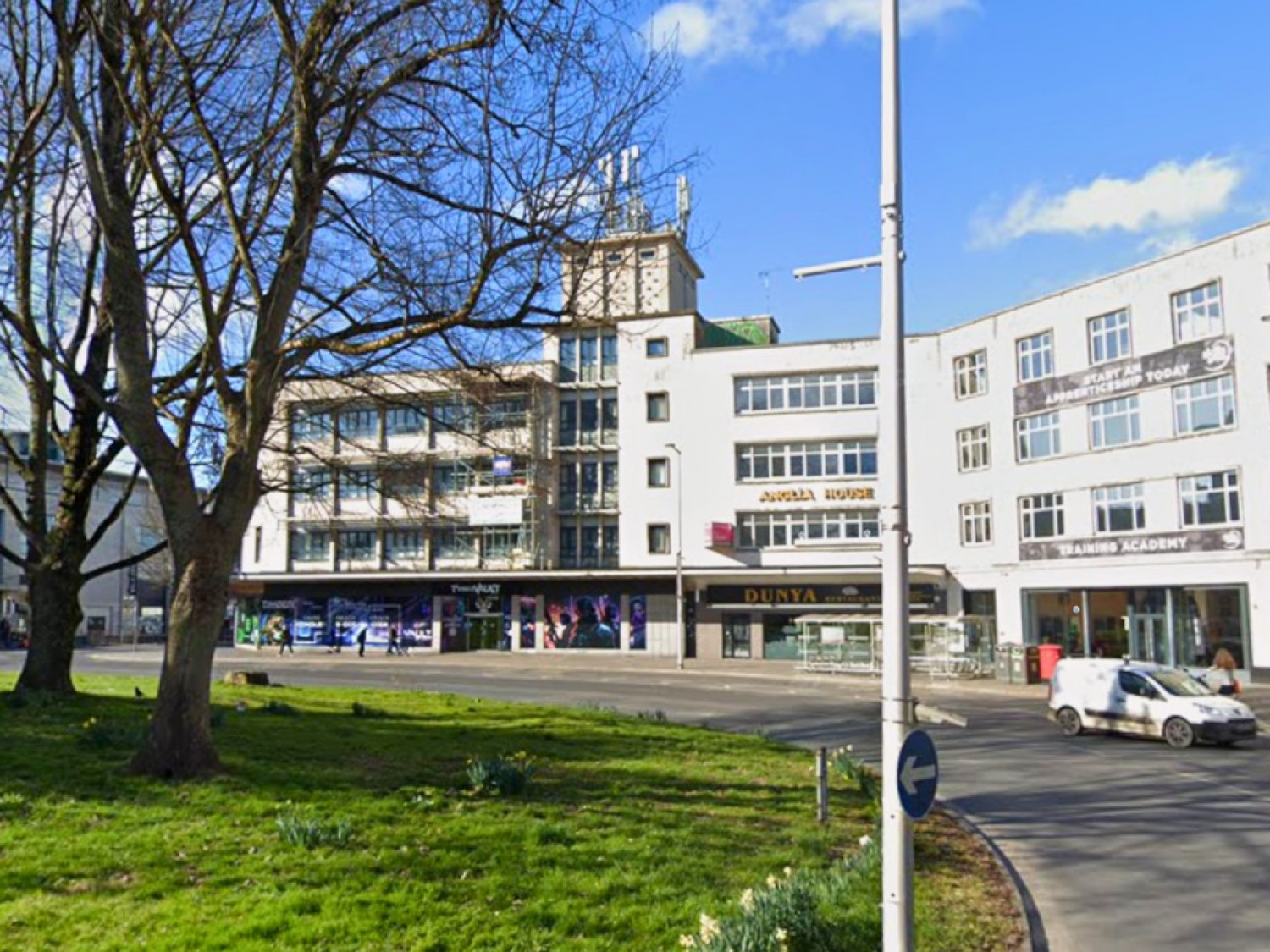 2 bedroom Flat in Derry's Cross, City Centre