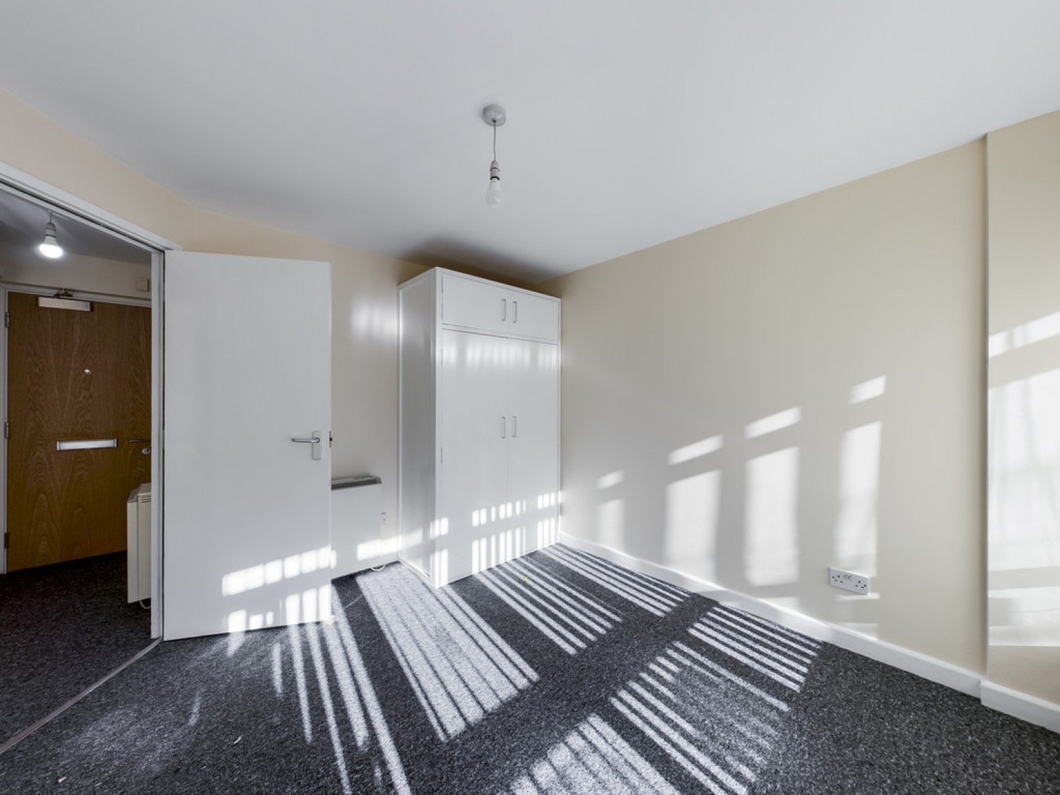 2 bedroom Flat in Derry's Cross, City Centre