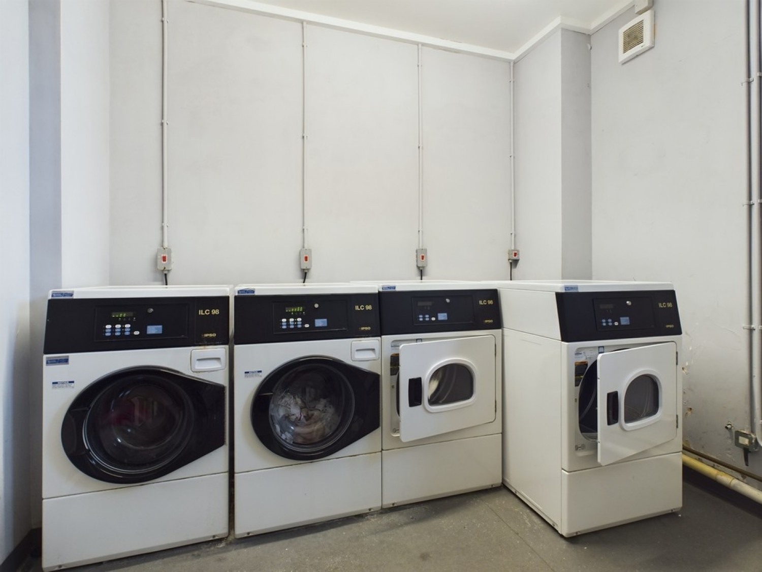 2 bedroom Flat in Derry's Cross, City Centre