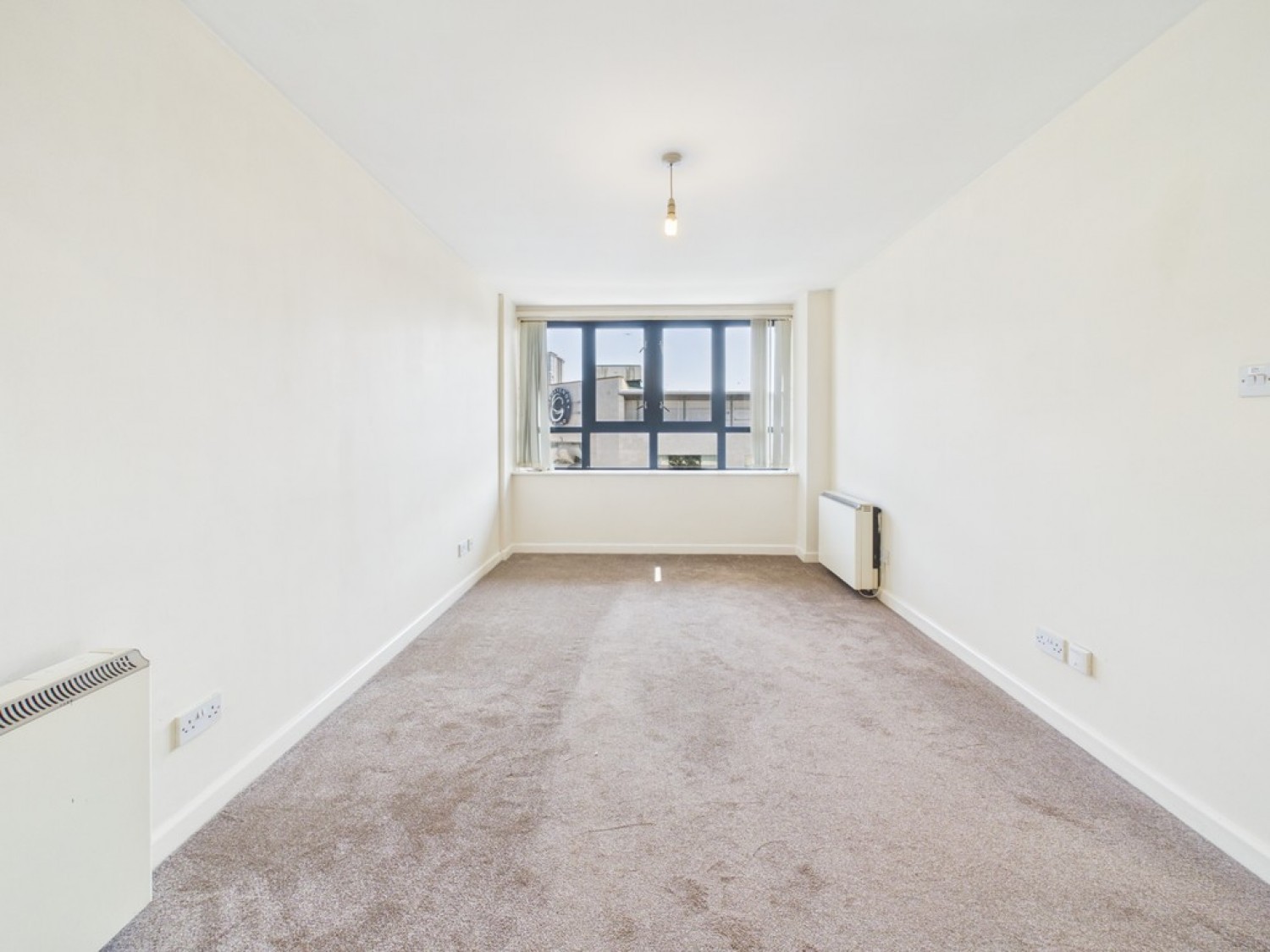 1 bedroom Flat for Letting Derry's Cross, City Centre