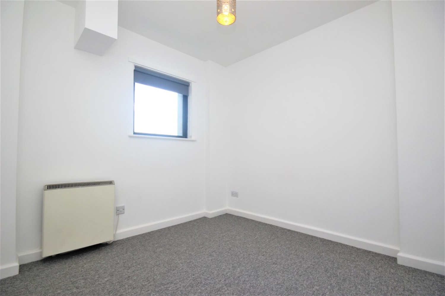 2 bedroom Flat for Letting Derry's Cross, City Centre