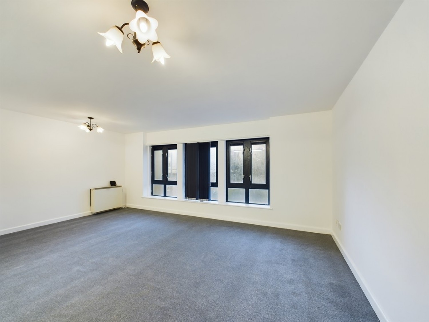 2 bedroom Flat for Letting Derry's Cross, City Centre