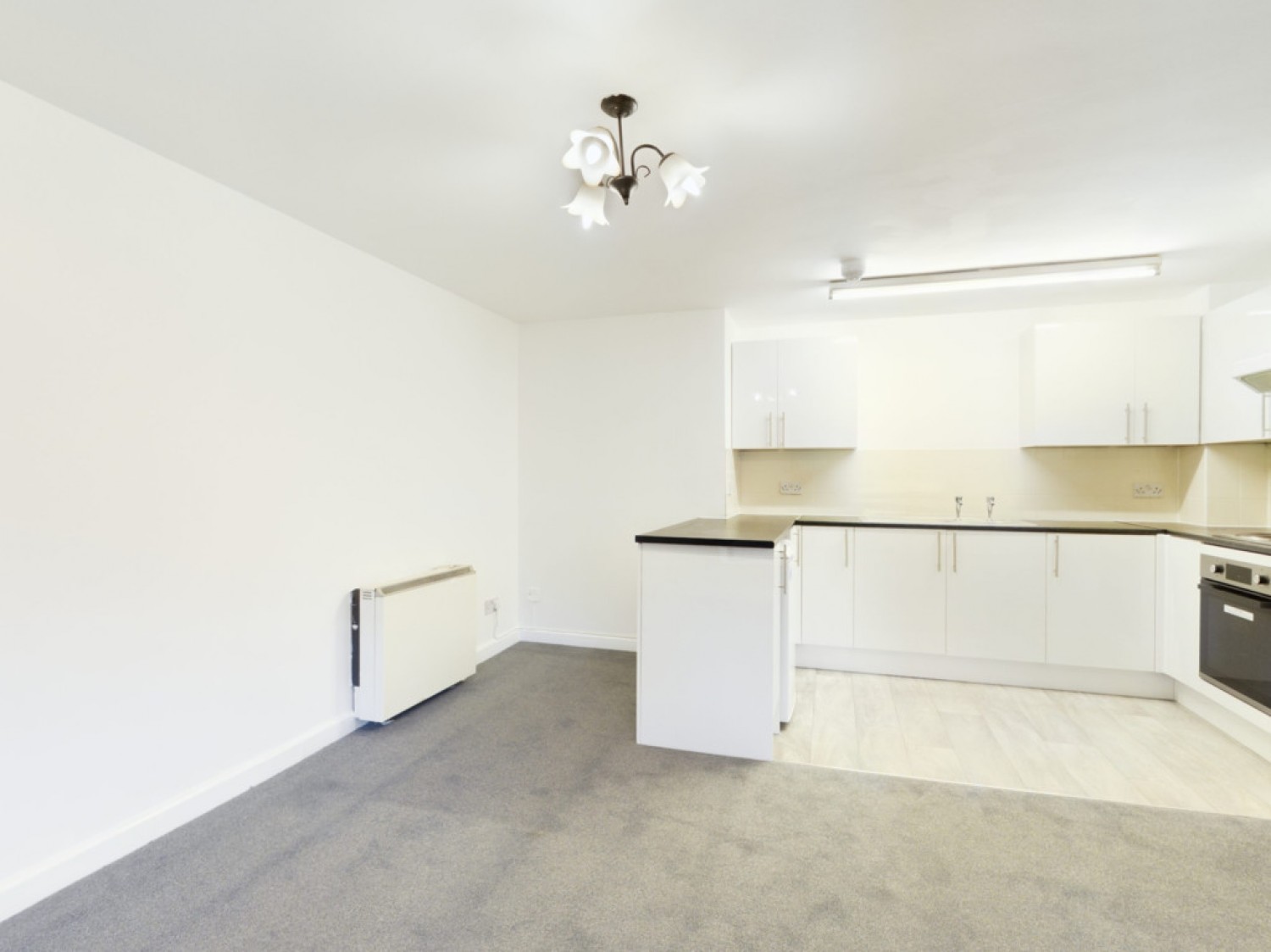 2 bedroom Flat for Letting Derry's Cross, City Centre