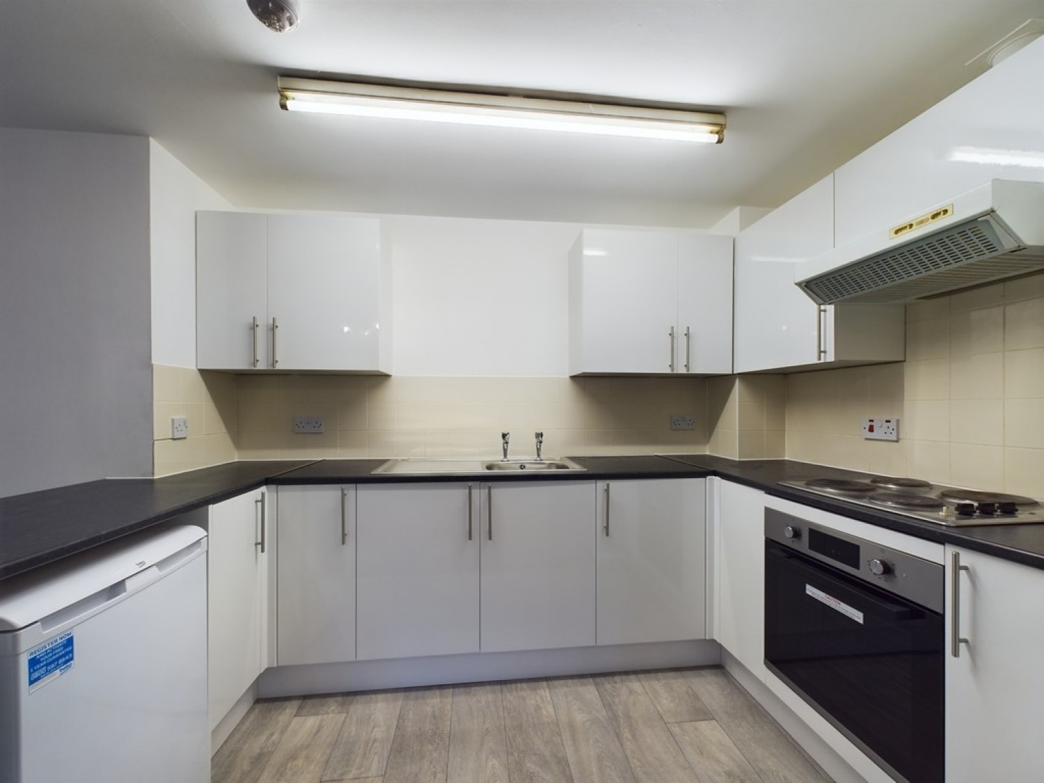 2 bedroom Flat for Letting Derry's Cross, City Centre