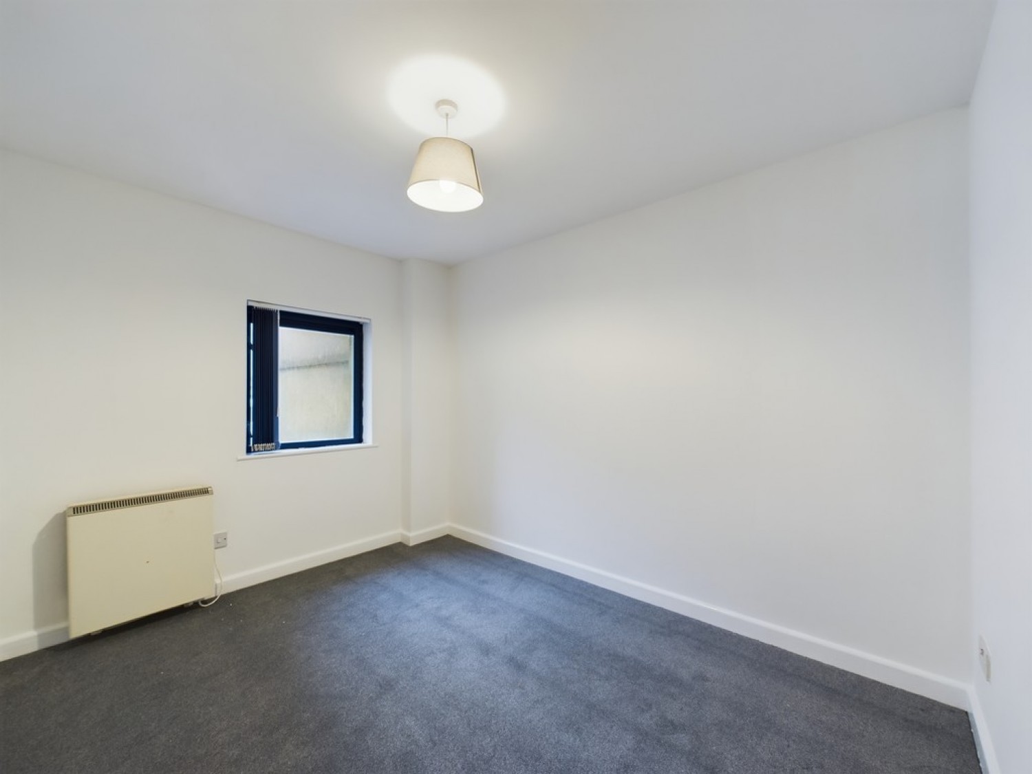 2 bedroom Flat for Letting Derry's Cross, City Centre