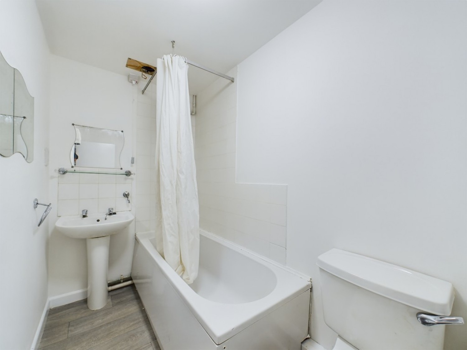 2 bedroom Flat for Letting Derry's Cross, City Centre