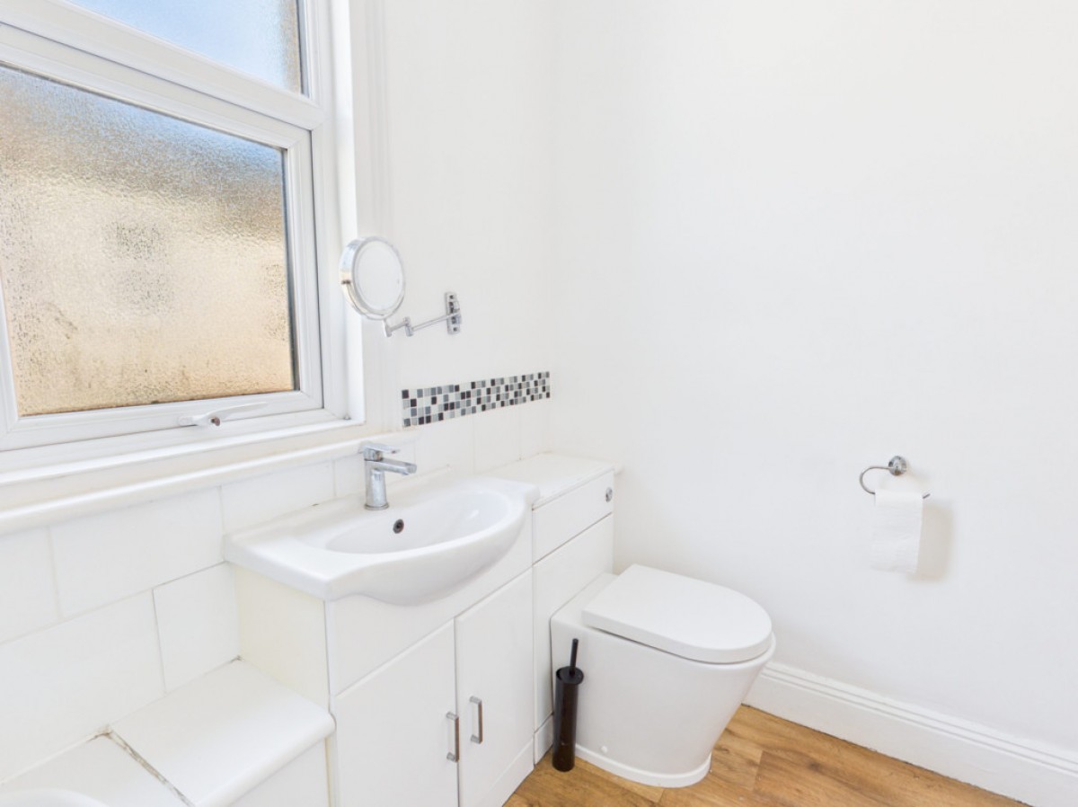 Eton Avenue, Stonehouse