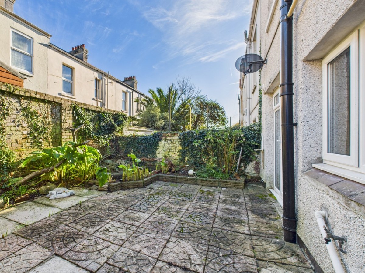 Eton Avenue, Stonehouse