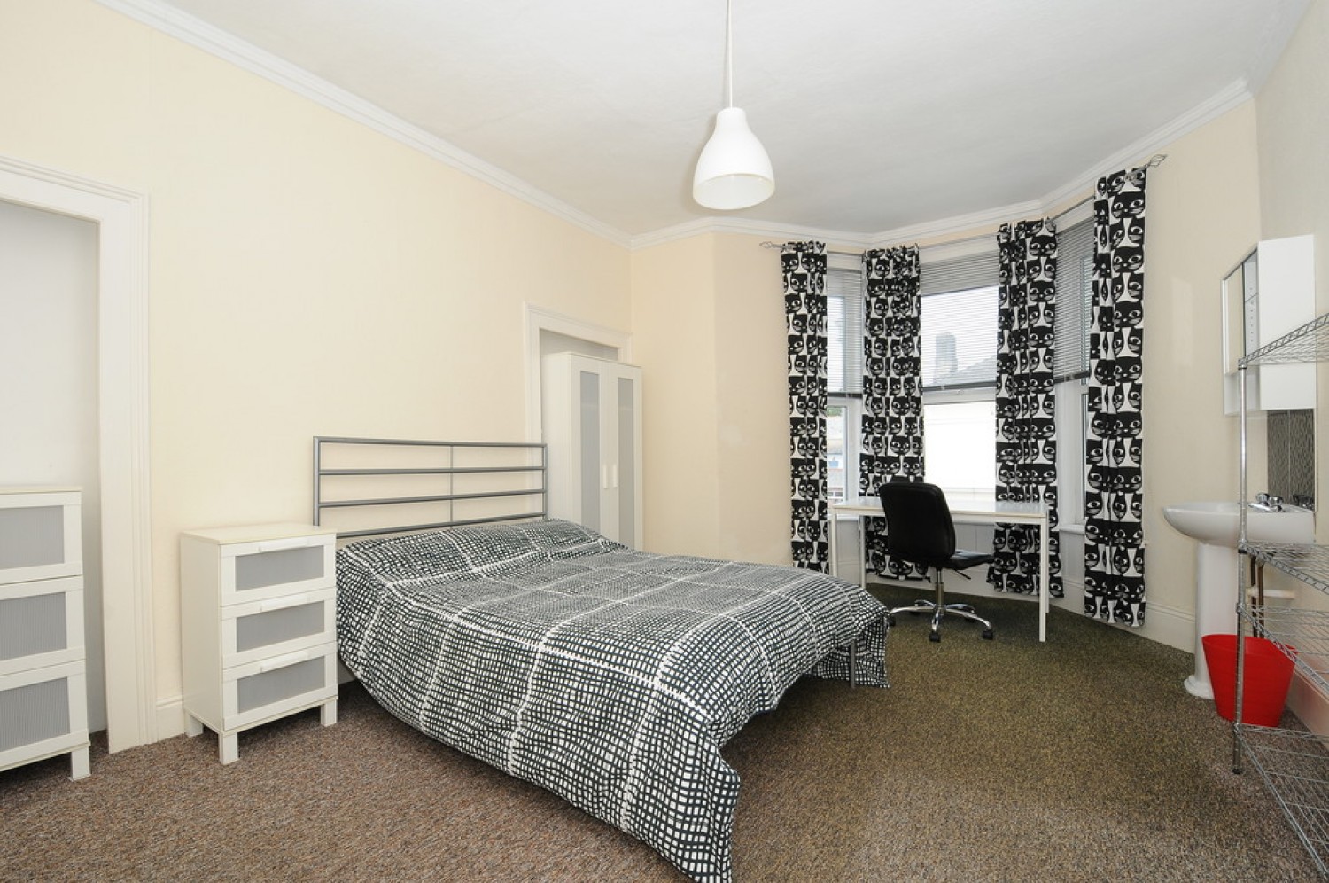 6 bedroom House of Multiple Occupation in May Terrace, St Judes