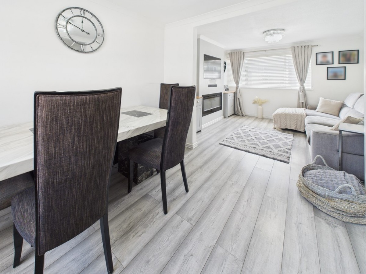 Thackeray Gardens, Manadon