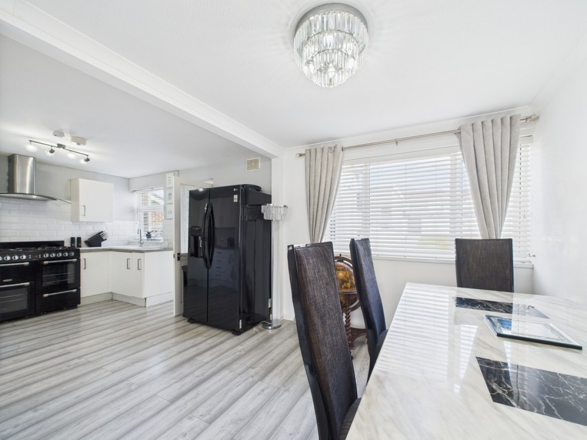 Thackeray Gardens, Manadon