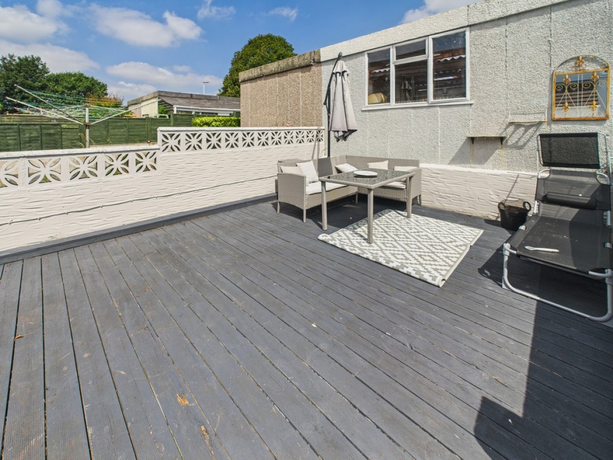 Thackeray Gardens, Manadon