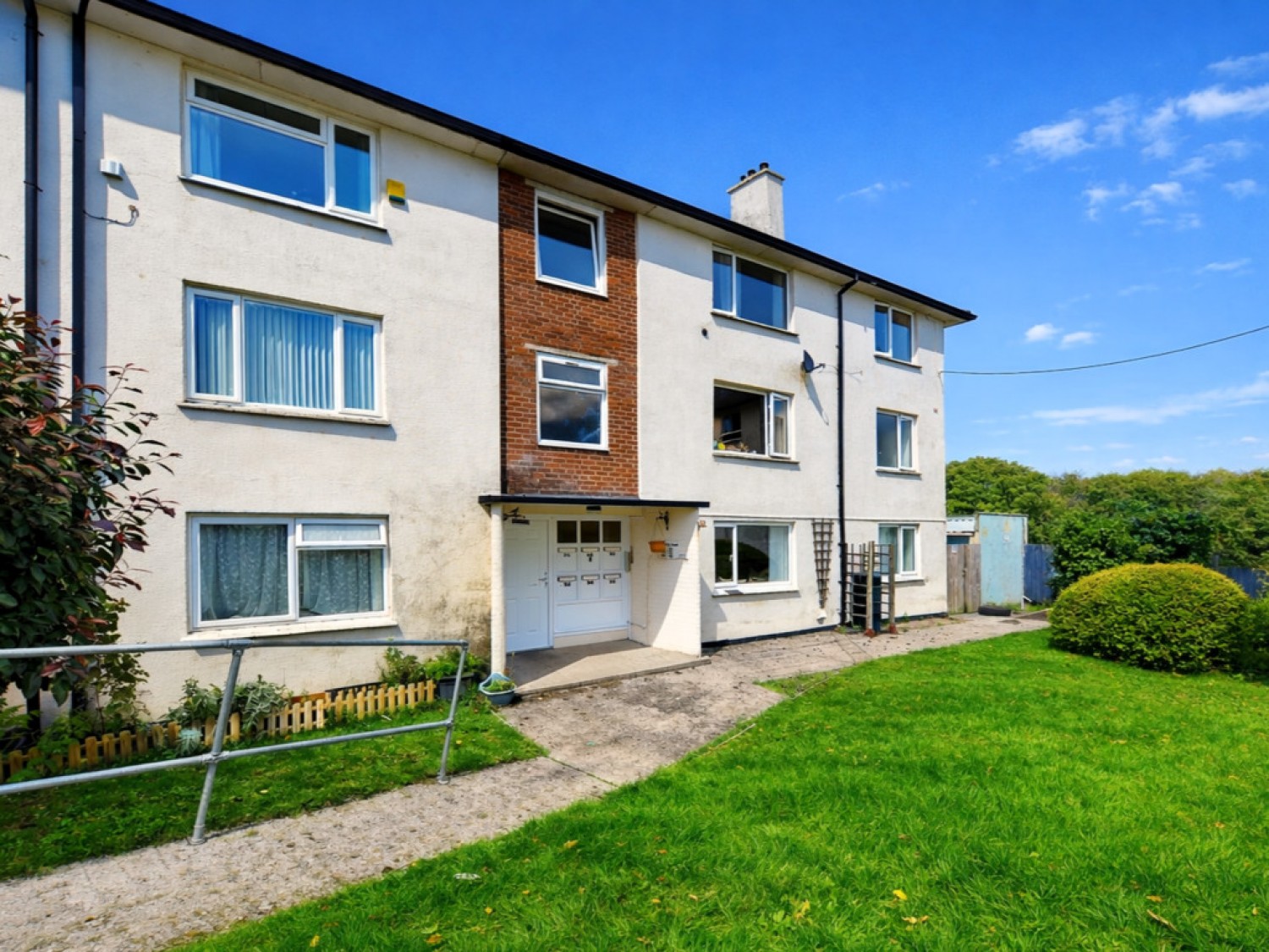 2 bedroom Flat for Letting Fegen Road, Barne Barton