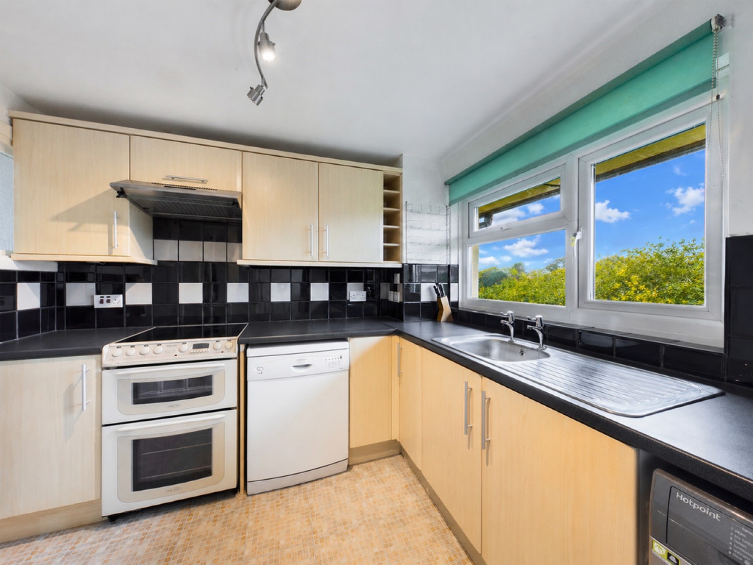 2 bedroom Flat for Letting Fegen Road, Barne Barton