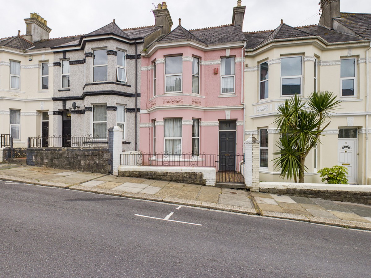 Derry Avenue, Mutley