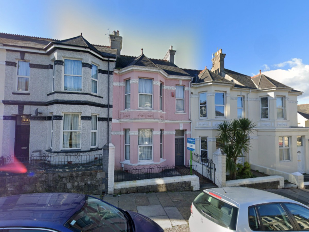 Derry Avenue, Mutley