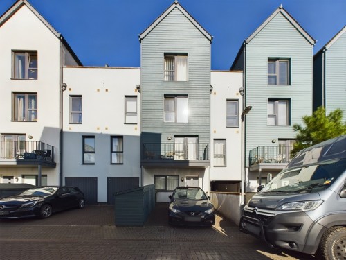 Willoughby Way, Quadrant Quay