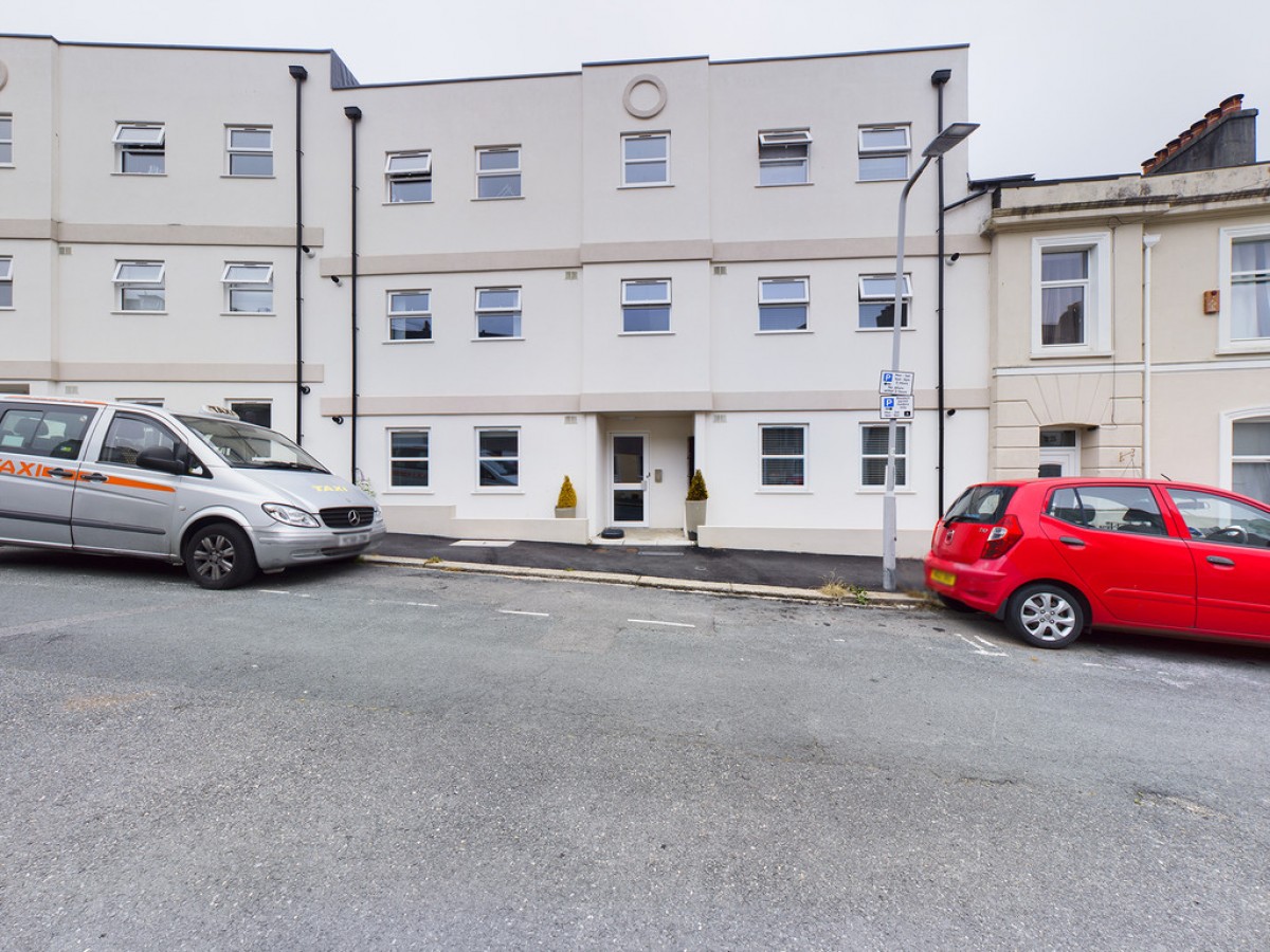 Arundel Crescent, Stonehouse