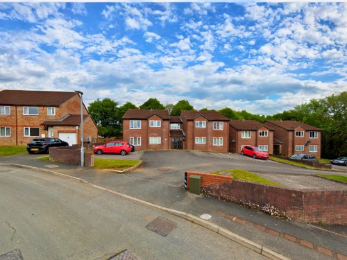 Pinewood Drive, Woolwell