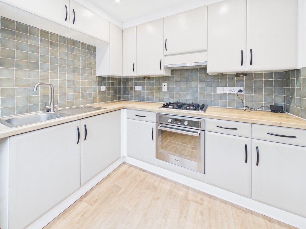 Parkers Close, Plympton