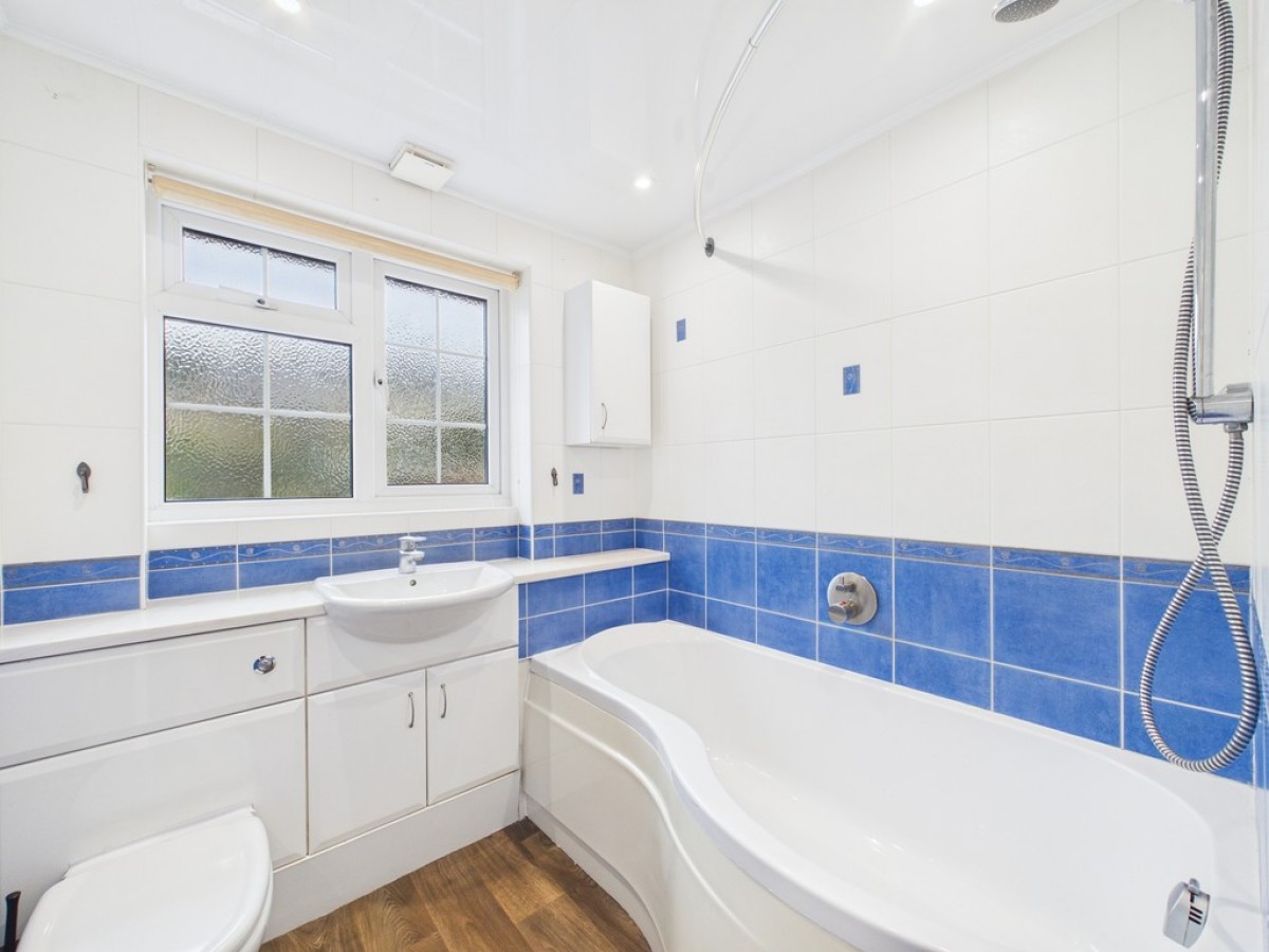 Parkers Close, Plympton