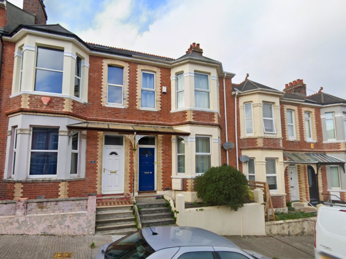 Lincoln Avenue, Lipson