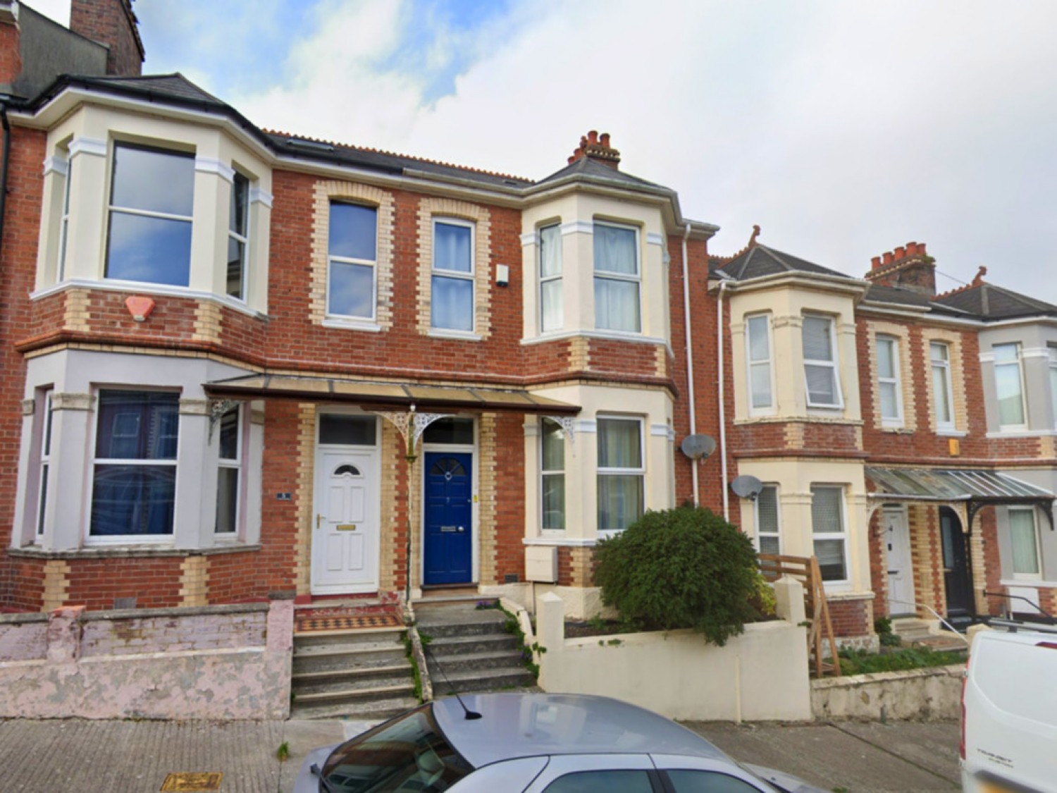 Lincoln Avenue, Lipson