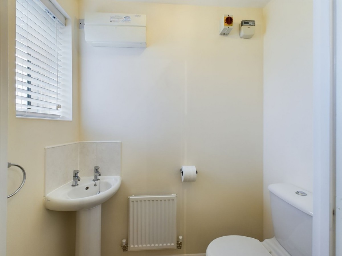 Bridge View, Barne Barton