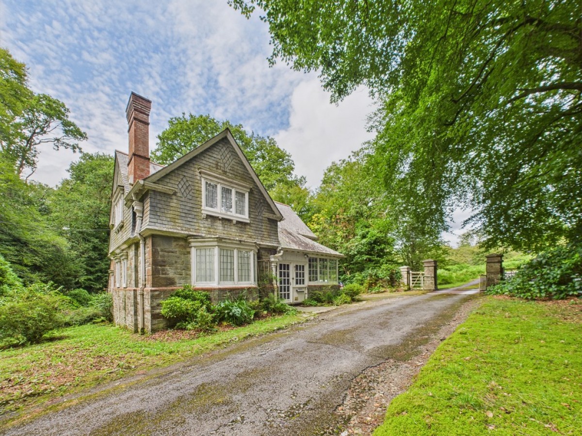 Buckland Monachorum, Yelverton
