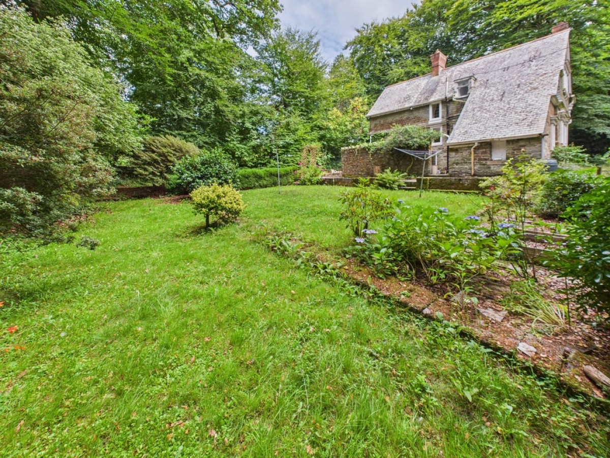 Buckland Monachorum, Yelverton