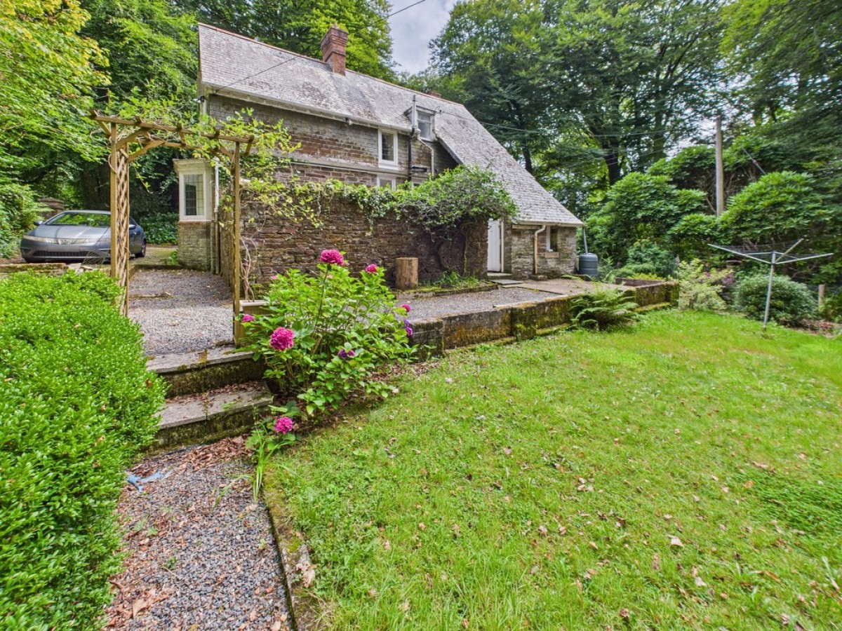 Buckland Monachorum, Yelverton