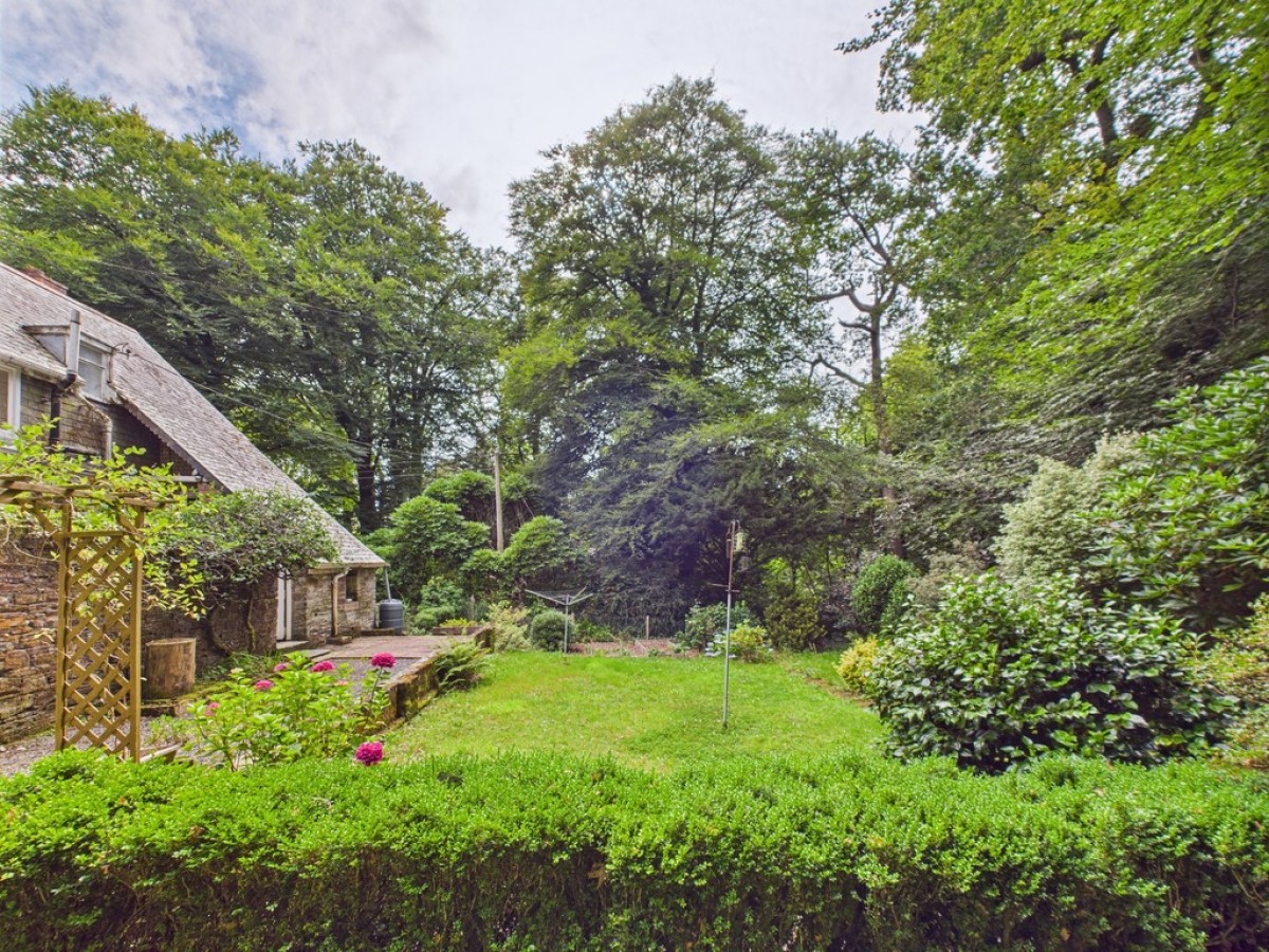 Buckland Monachorum, Yelverton
