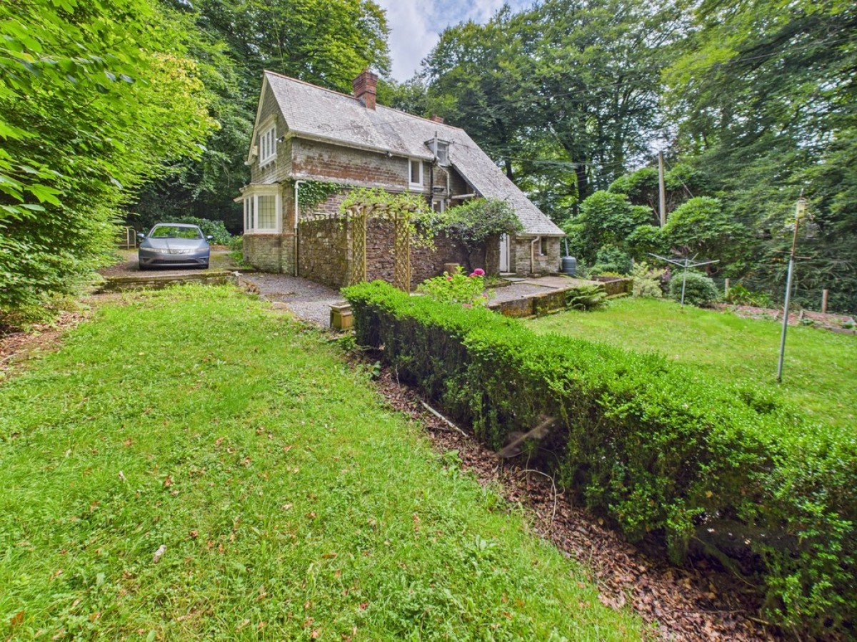 Buckland Monachorum, Yelverton