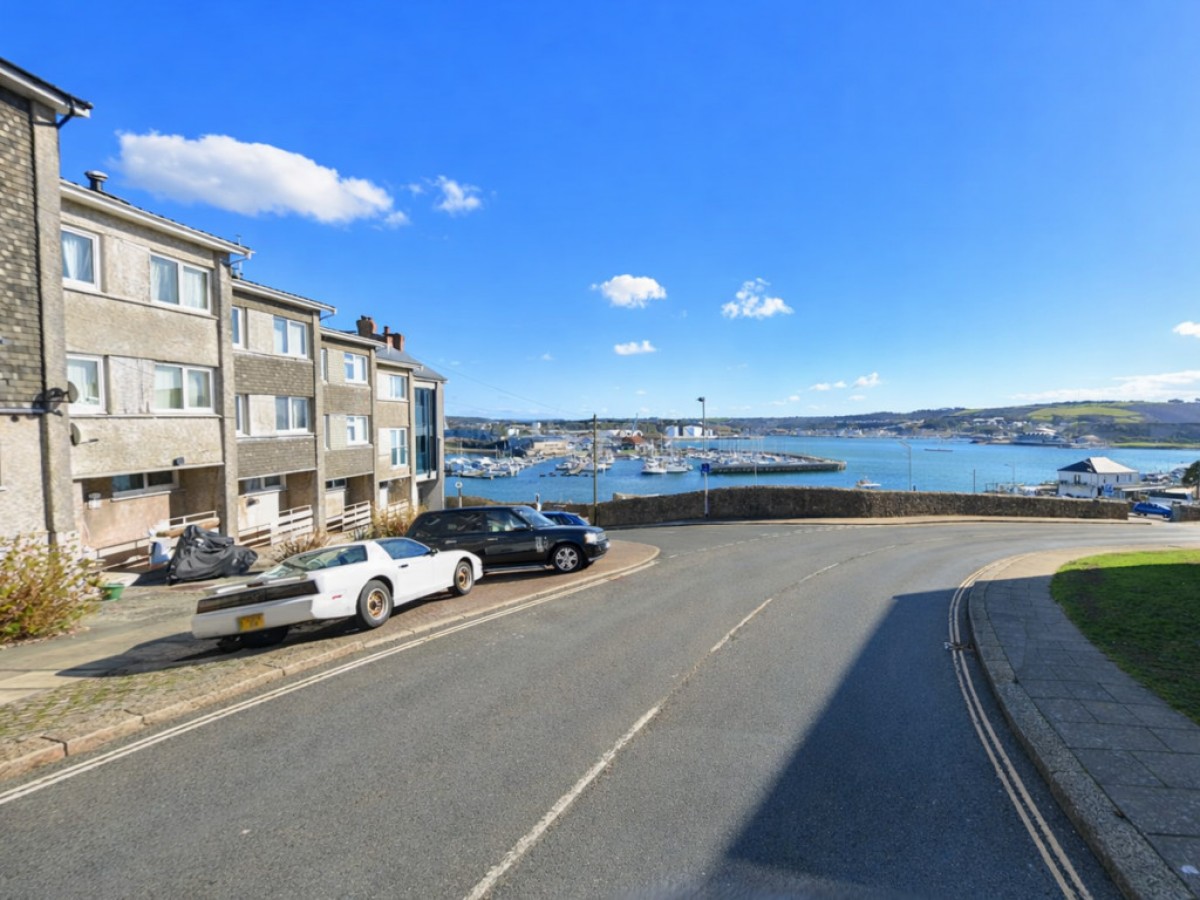 Lambhay Hill, The Barbican